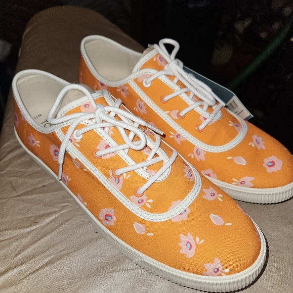 TOMS Orange Persimmon Sprint Floral Print Lace Up Sneaker Women's 11 - Picture 1 of 10